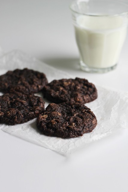 chocolate-oatmeal biscoff cookies