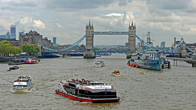 Busy River Thames (Panasonic S1 & Lumix S 24-105mm f4 Zoom) (DxO Edited)