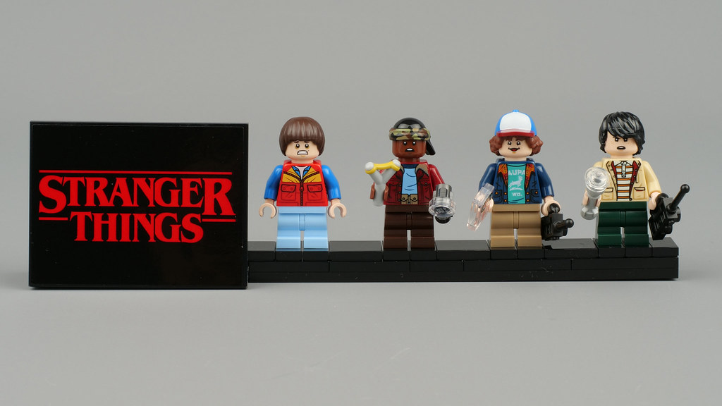 NEW LEGO The Upside Down Stranger Things Minifigure Mike Wheeler 75810