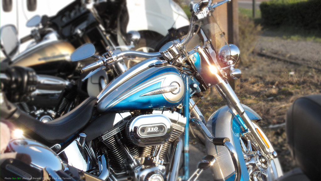 Harley Davidson super bleue _0143 copie