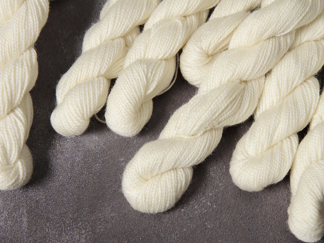 Merino/Nylon sock minis – extra fine superwash wool yarn 4 ply / fingering 20g miniskeins – undyed/natural