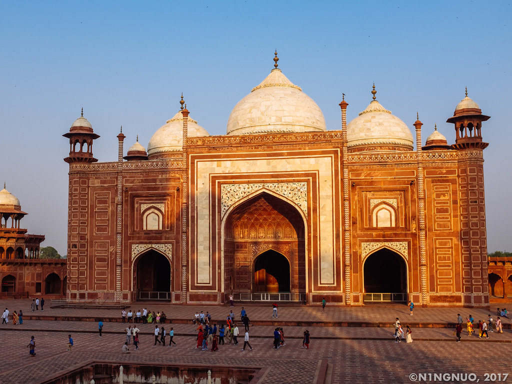 A mosque near the Taj Mahal, Agra, India | The Taj Mahal ...
