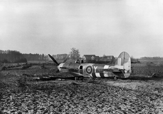 Frikkie Wiersum's crashed Typhoon, Germany 1944