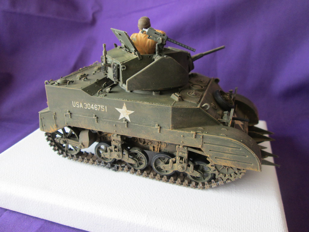 TAMIYA 32606 1:48 US M5A1 Stuart Light Tank (1) - Kit modello, kit di plastica, kit di montaggio, replica dettagliata, medio, verde