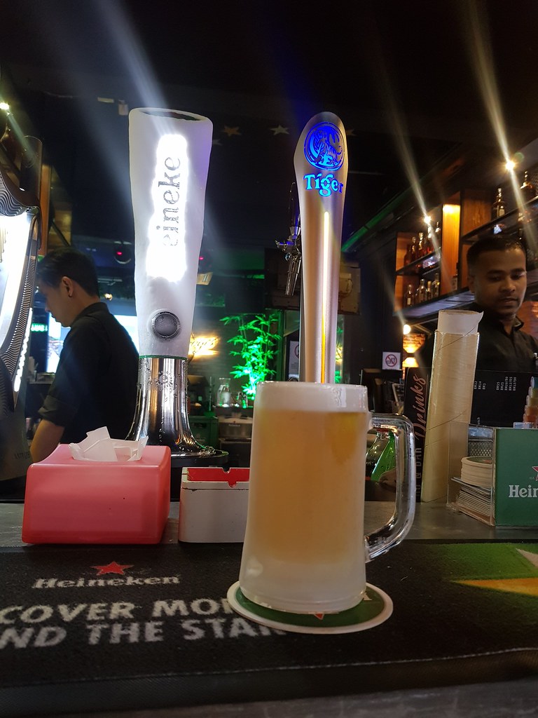虎啤 Tiger Draft mug rm$15 @ Three Stooges Bar & Bistro at Uptown Damansara