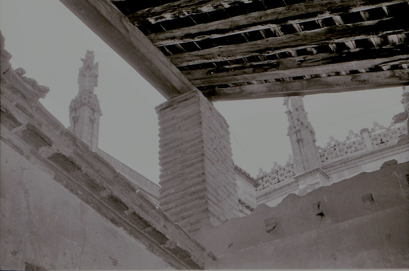 Vista tomada desde las zonas superiores de la catedral en los años 60. Fotografía de Victoriano de Tena Sardón