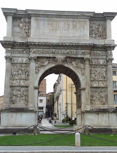 Il monumentale Arco di Traiano, Benevento (Italy)