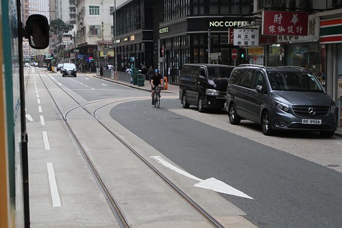 Single track along Chiu Kwong Street from the Whitty Street depot rejoins from rejoins Des Voeux Road West