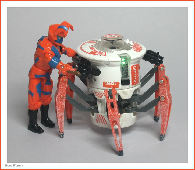 Hexbug Battle Spider with Corba Python Trooper