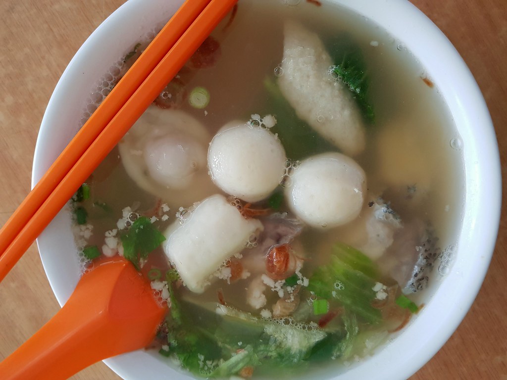 粿條汤加鱼片 Fish Keowtoew Soup rm$13 @ 潮州胜记得(吉胆)鱼丸粿條汤 Teochew Seng Kee Fishball Noodle Soup, Klang Taman Bekerley