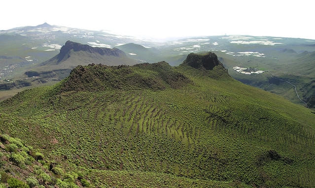lado noroeste del Roque Guayro panoramica entorno Temisas Las Cañadillas y Mesas de las Burras Gran Canaria Islas Canarias 02