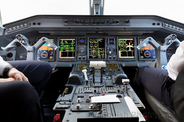 D-AECE Lufthansa Cityline Embraer E190 Flightdeck London City Airport