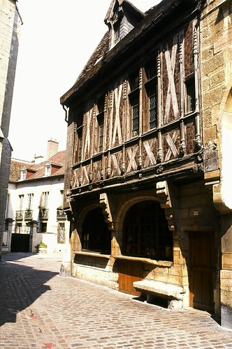 dIJON,BEAUTIFUL HOUSE | by JL González