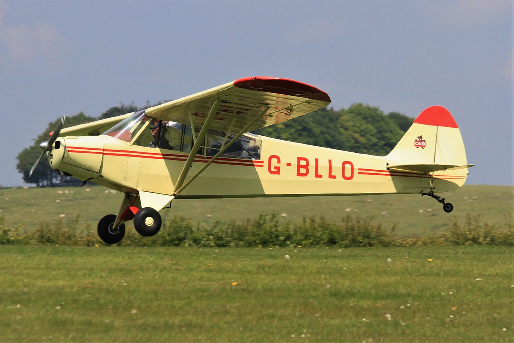 G-BLLO : Piper L-18C Super Cub