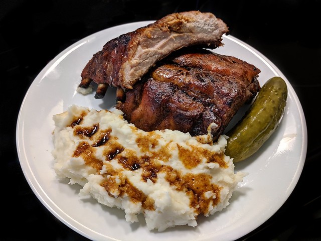 Oven baked pork ribs with mashed potatoes