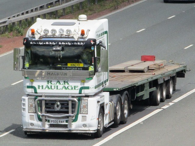 RAK Haulage, Customised Renault Magnum On The A1M Southbound