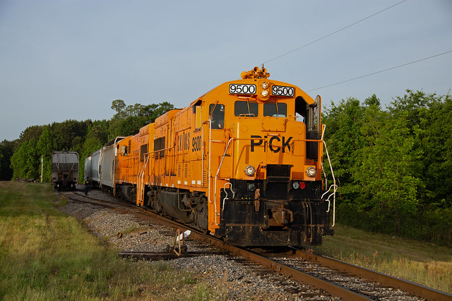 PICK Pickens Railroad U18B #9500 switching Homeland Park, SC