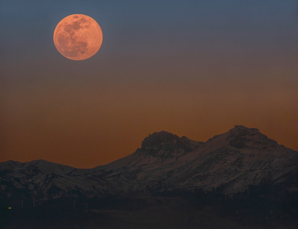 Supermoon rising | February's full moon rising | Star Surfing | Flickr