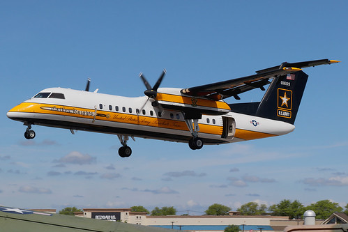 17-01609 | DHC-8-315 | United States Army Parachute Team "Golden Knights" | by cv880m