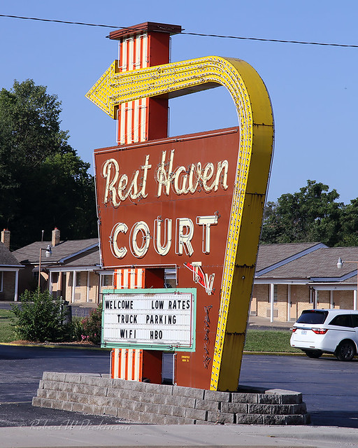 Rest Haven Court Sign on Route 66 in Springfield, Missouri
