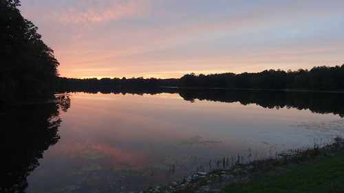 Lake Kickapoo, Shakamak State Park, Jasonville, IN by chfstew, near Jasonville, IN (Sullivan County)

Sunset over Lake Kickapoo.chfstew indiana insullivancounty st