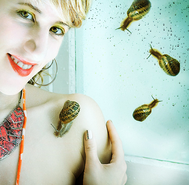 Nadine Marina - primavera con caracoles