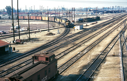 trains railroads unionpacific up santafe atsf locomotive emd sd24 caboose sanbernardino california