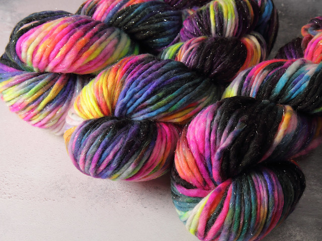 Phlump Merino – hand-dyed super chunky superwash wool sparkle yarn 200g – ‘Shinjuku’