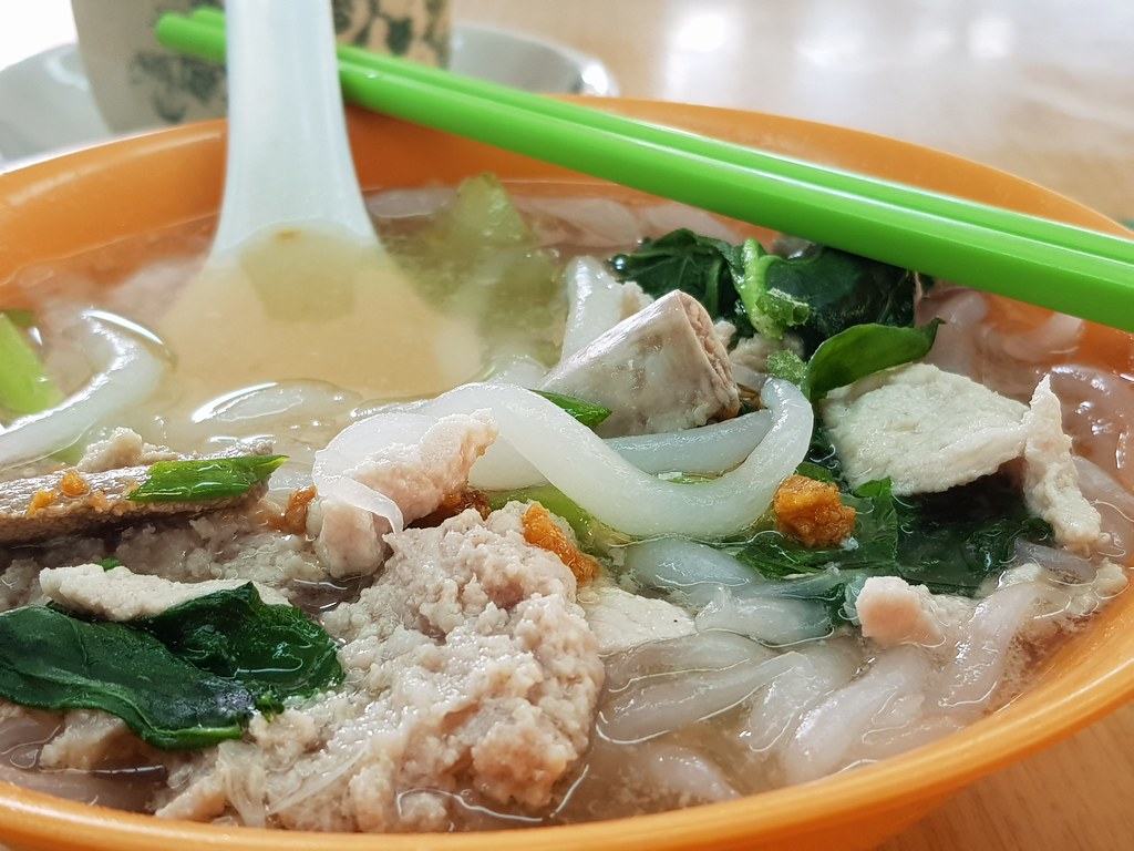 猪肉粉 Pork Noodle rm$6.50 & 鸳鸯 Cham rm$1.60 @ 力升咖啡店 Restoran Lek Seng Kopitam in PJ Seksyen 17