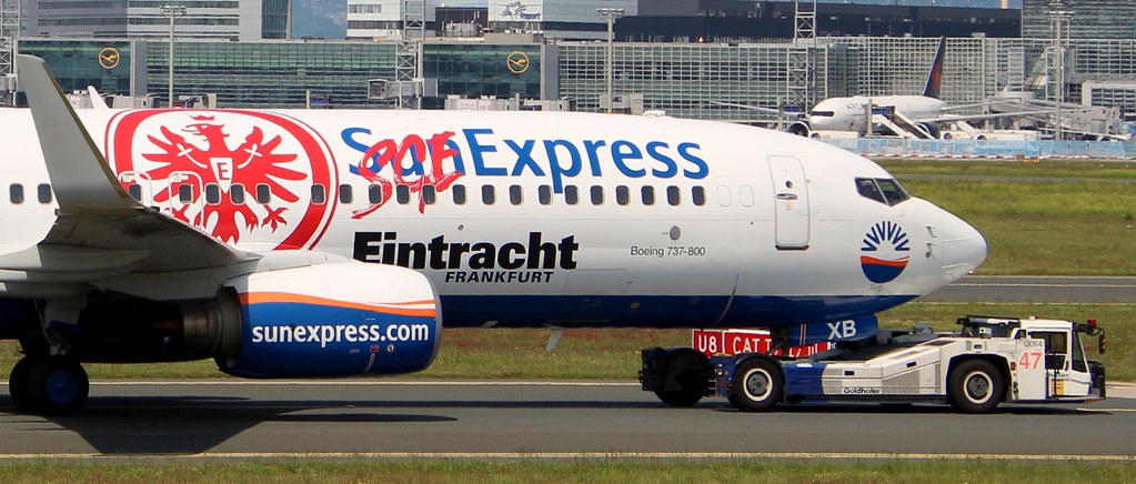 Sun Express Deutschland, D-ASXB, MSN 30420, Boenig 737-8Z9, 25.05.2019,  FRA-EDDF, Frankfurt (Eintracht Frankfurt livery)