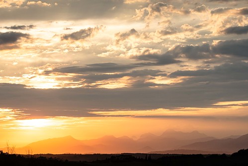 petriolo cerreto light sunset italy orange sun nature clouds landscape outside nikon italia sigma tuscany toscana sigma70200 tramoto italylandscape tuscanylandscape nikond7500