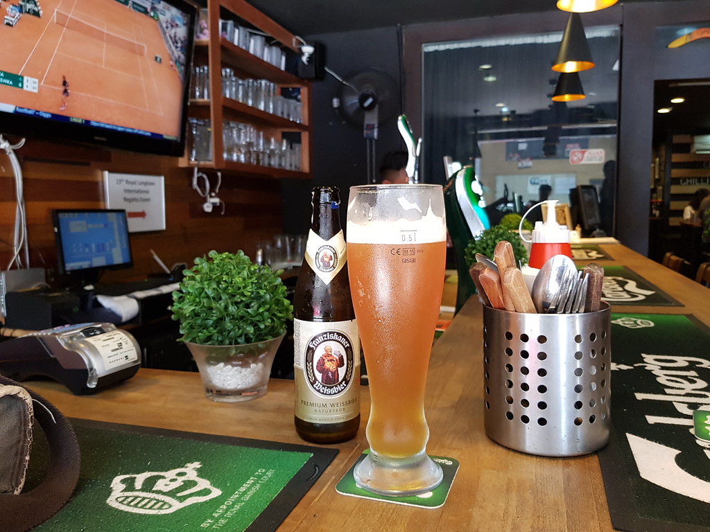 教士纯麦白啤酒 Franziskaner Hefe-Weissbier 500ml 5.0ABV rm$24 @ Skippys Pizza in PJ Phileo Damansara