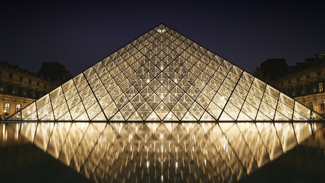Pyramide du Louvre - Paris