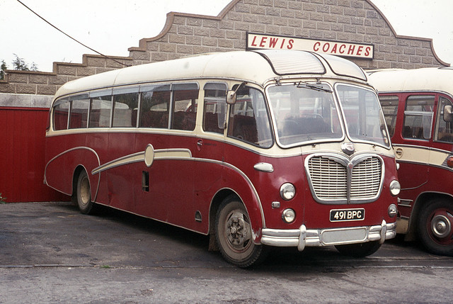 P. Lewis . Stallbridge , Dorset . 491BPC . Stallbridge Garage , Dorset .  August-1976 .