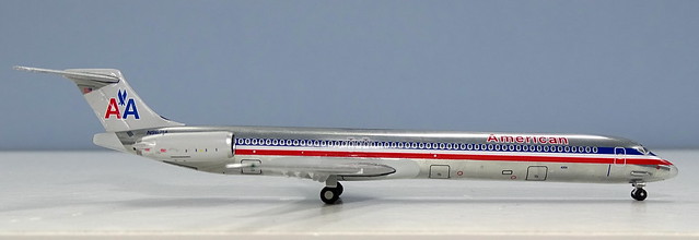 American Airlines McDonnell Douglas MD-83 N9621A