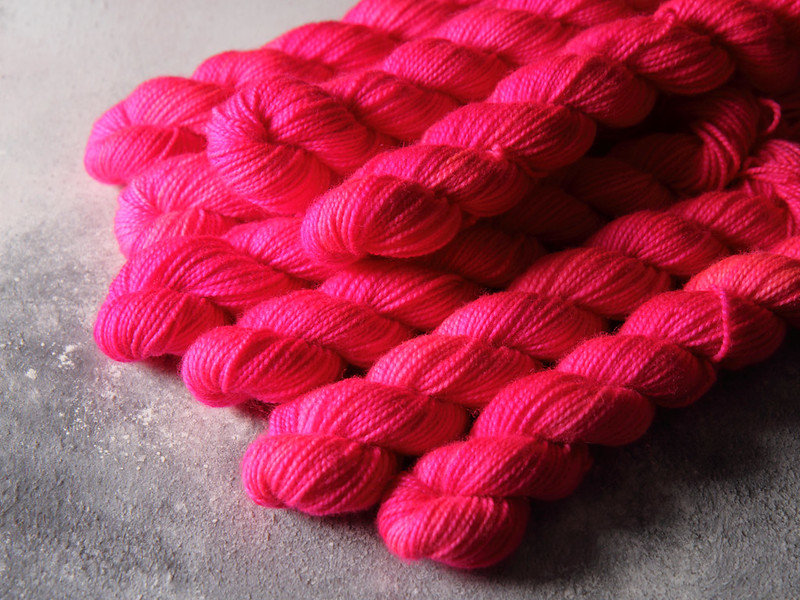 Favourite Sock Minis – pure Merino wool superwash 4 ply / fingering hand dyed yarn 20g miniskeins – ‘Geranium’