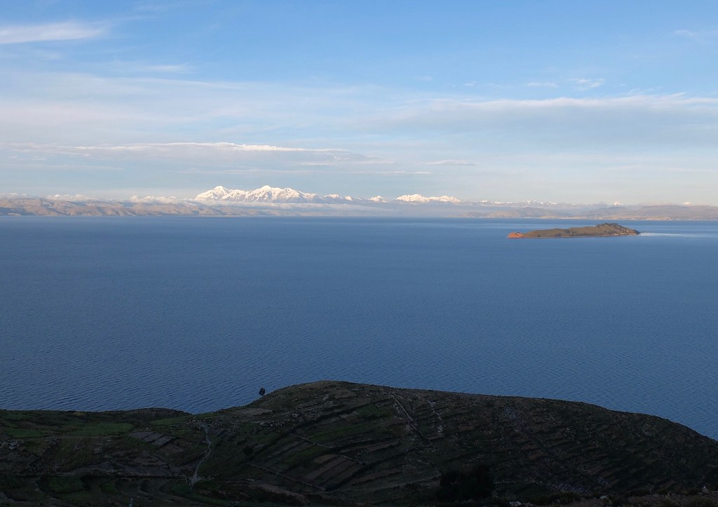 Высочайшее судоходное озеро. Координаты Титикака. Оз Титикака. Показать координаты о Титикака. Где находится озеро Титикака.