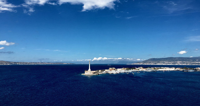 The Strait seen from Messina / Lo Stretto visto da Messina
