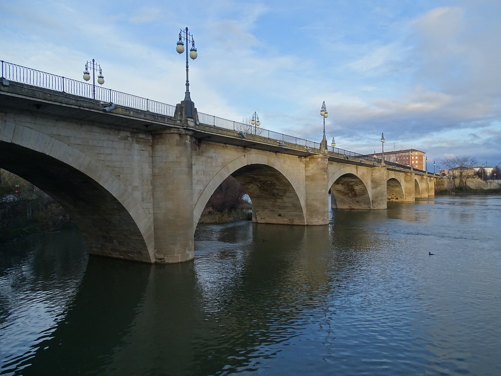 puente de Piedra o de San Juan de Ortega rio Ebro Logroño La Rioja 04