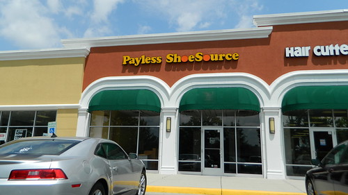 paylessshoesource abandoned closed dead empty former old vacant suffolk va virginia