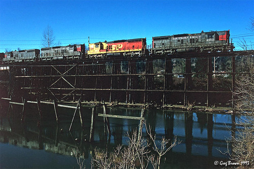 trestle oregon trains cadillac sp railroads southernpacific freighttrain sd9 clackamascounty timbertrestle sporegondivision