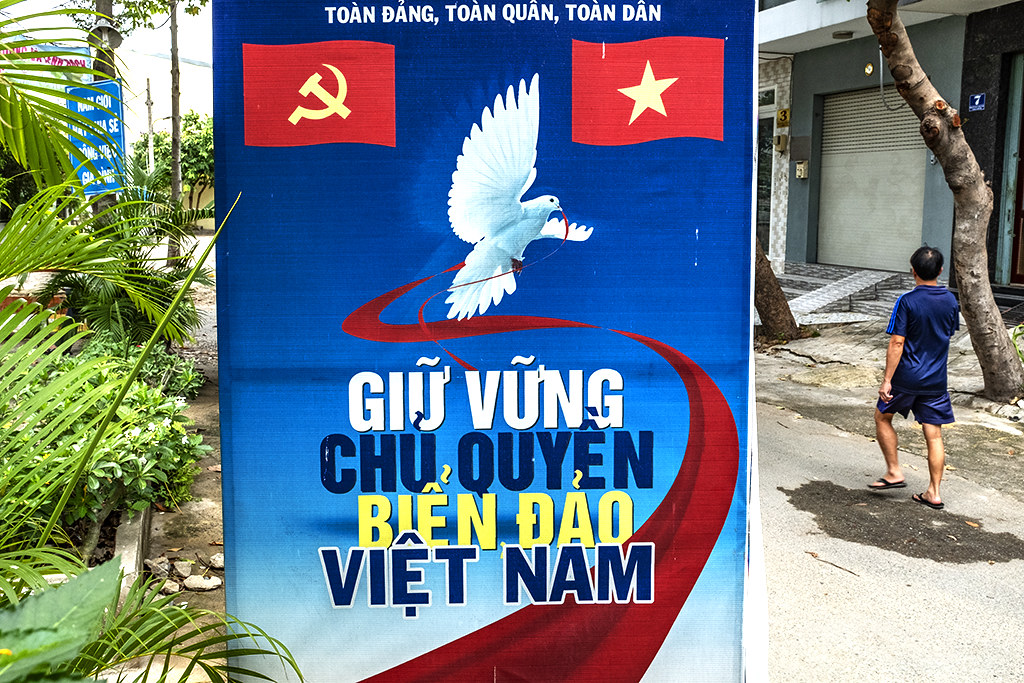 FIRMLY PROTECT VIETNAMESE OCEAN AND ISLANDS--Saigon