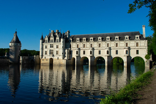 Au fil du Cher by solennegau, Balade le long du Cher - Mai 2019river rivière eau reflet chateau castle histoire patrimoine bateau 