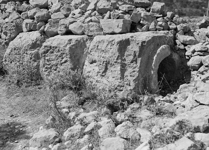 Solomon-pools-to-jerusalem-aqueduct-near-rachels-tomb-1934-39-mpc-16577v