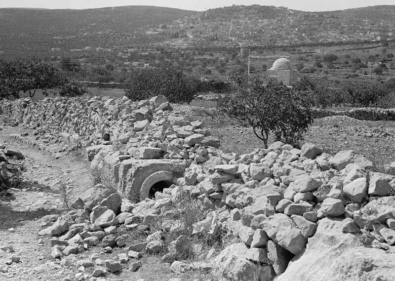 Solomon-pools-to-jerusalem-aqueduct-near-rachels-tomb-1934-39-mpc-16575v