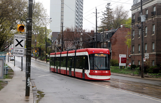 Toronto - Tram 4424 Bombardier Flexity - Broadview Avenue