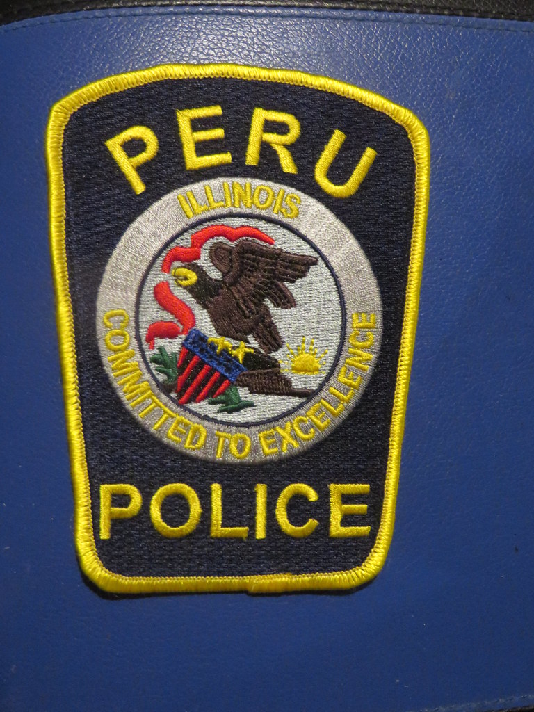 PERU ILLINIOS POLICE DEPARTMENT PATCH 