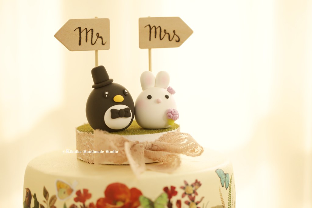 Handmade rabbit, bunny and penguin MochiEgg with " Mr and Mrs" wedding sign wedding cake topper, custom pets wedding cake decoration ideas