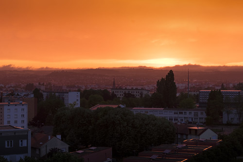 burning sky docteur tonton thomas red sunset summer city cityscape super resolution dijon france