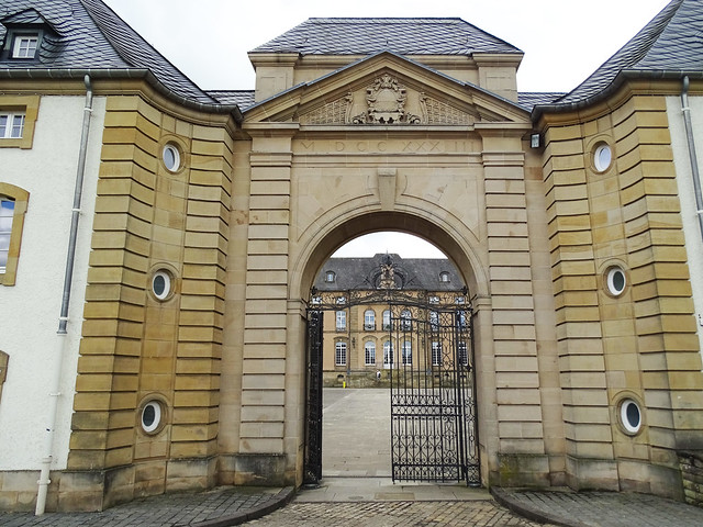 Portada arco museo de Abadia de San Willibrord Echeternach Luxemburgo 02